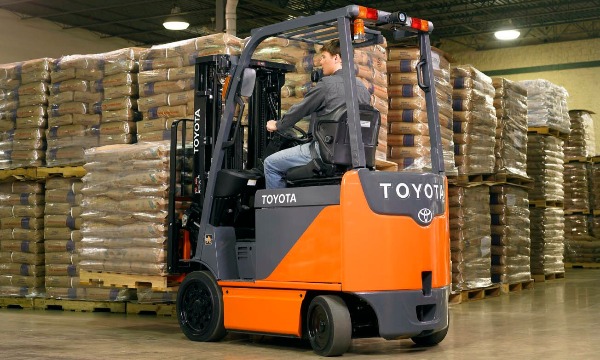 What Kind of Tires Does My Forklift Need?